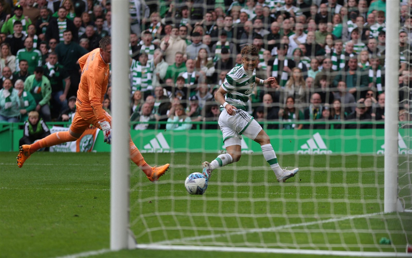 Video Unseen Footage As Allan Mcgregor Taunted By Celtic Ball Bhoys Latest Celtic News 