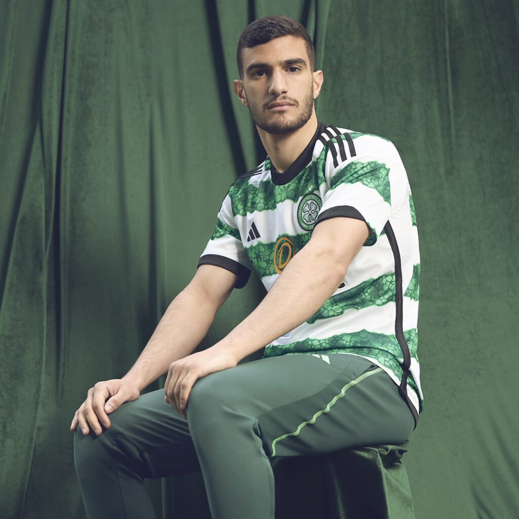 leil abada in new home kit