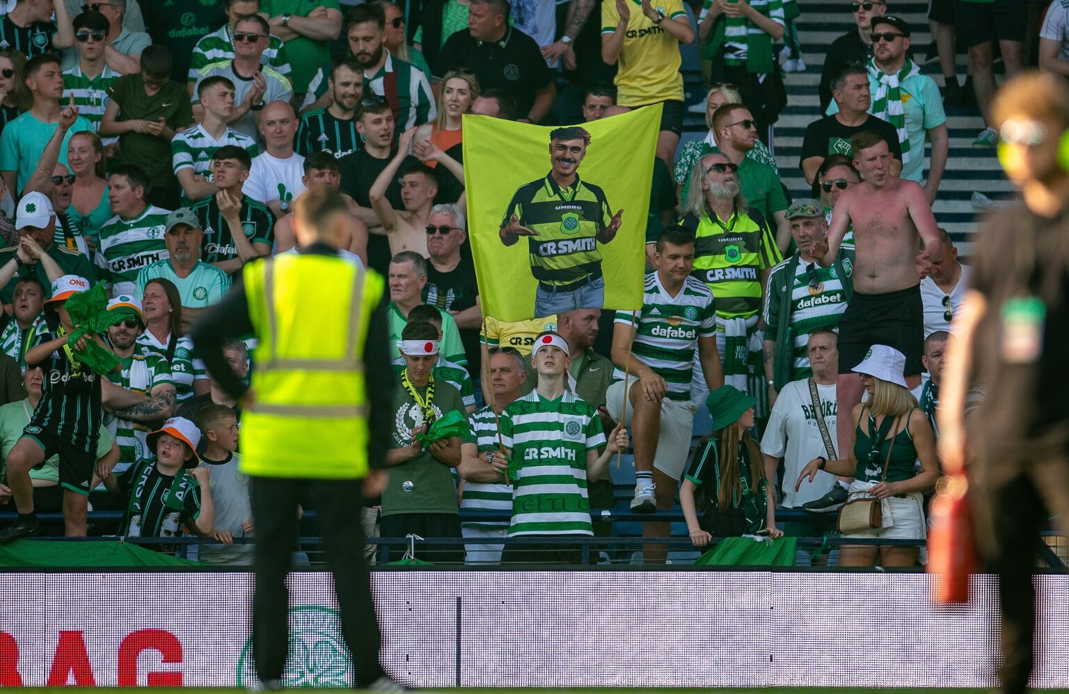 Scenes: Celtic Fans Incredible Hampden Moment | Latest Celtic News