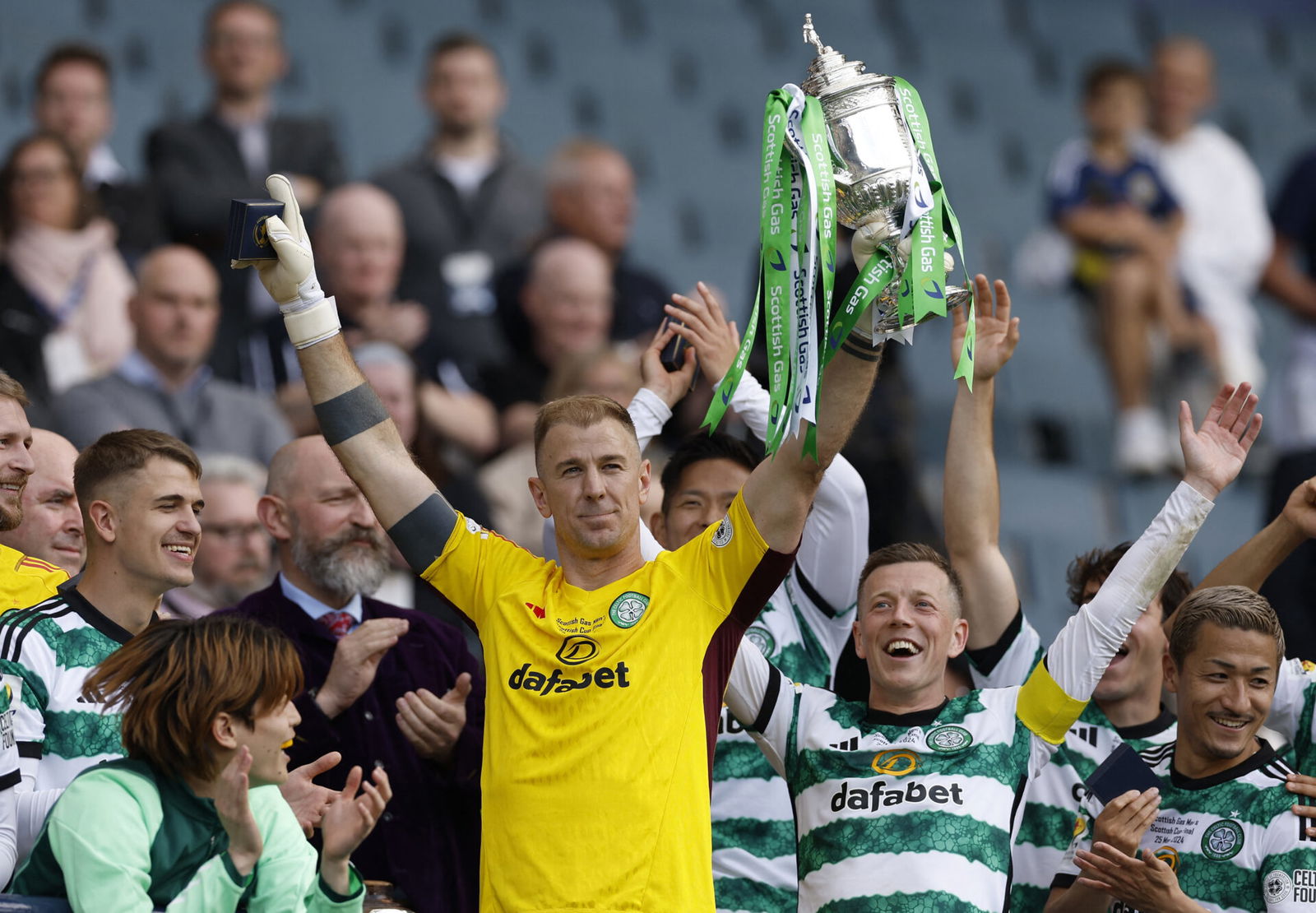 Joe Hart Makes Emotional Dressing Room Return At Celtic Park Latest