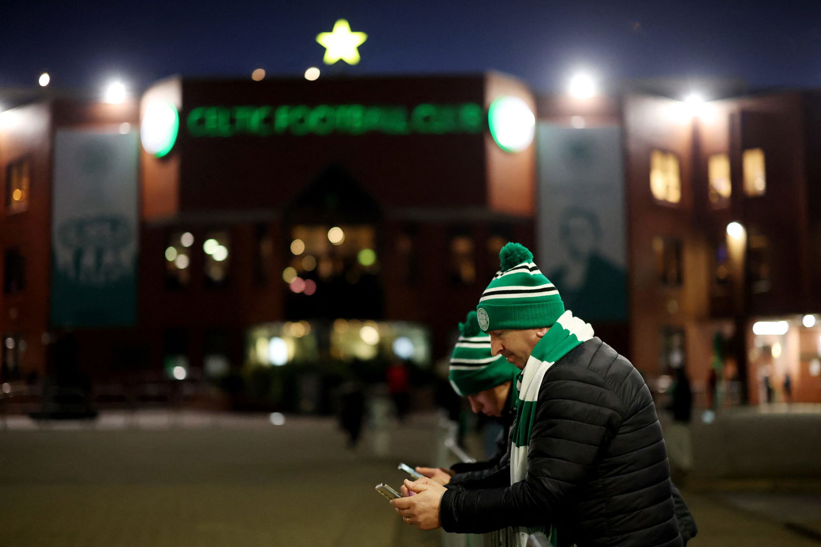 Celtic FC oUTSIDE cELTIC pARK