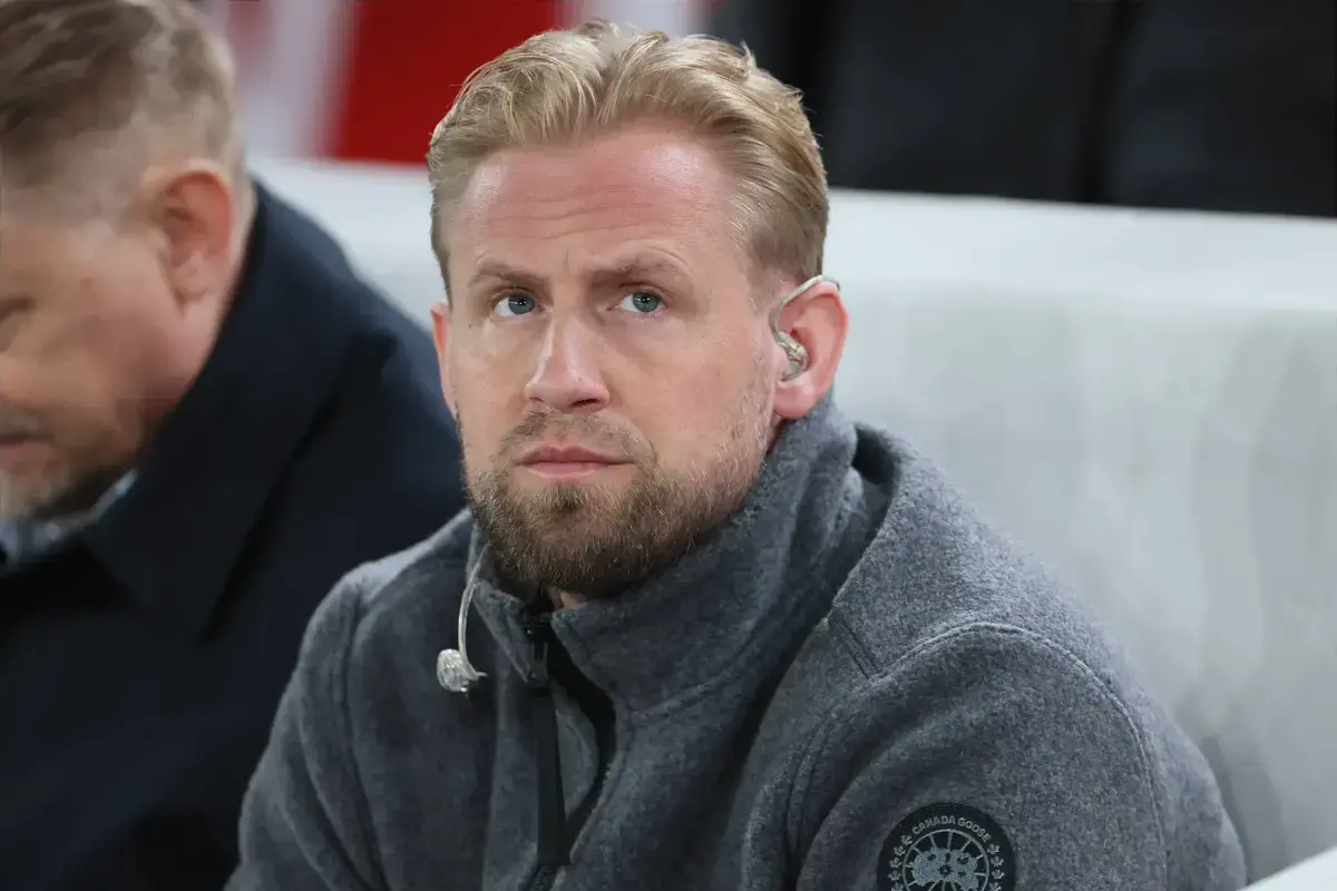 Kasper Schmeichel Shares Moment With O’Neill At Lennoxtown